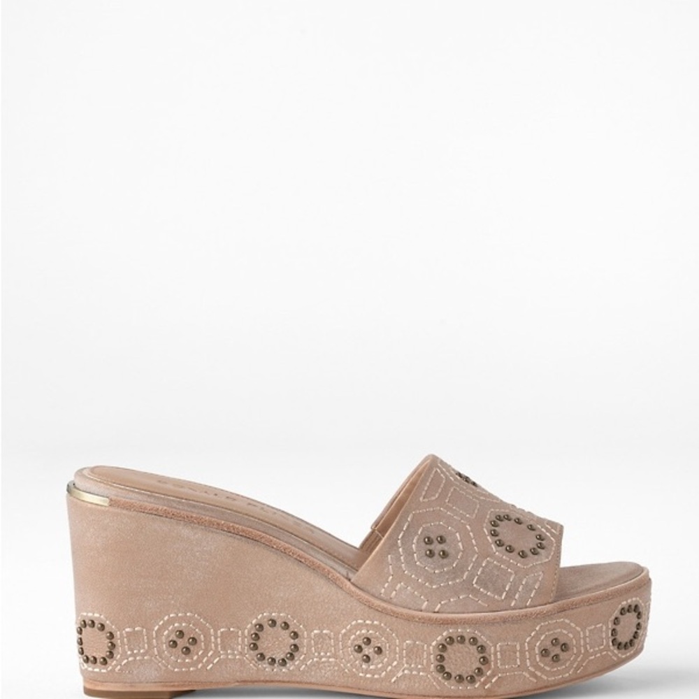 Donald J Pliner Indie 
Elegant Tan Wedge Sandals